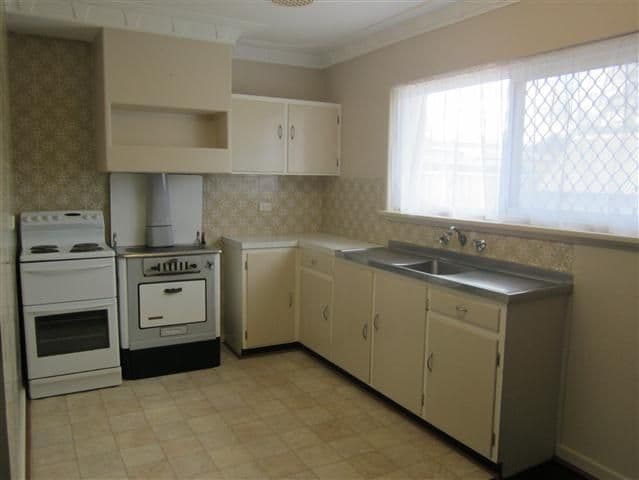 31 Goodall Street, Cloverdale WA 6105, Cloverdale - Thumbnail 4