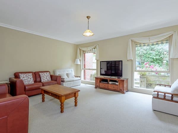 2 Inglis Street, BOX HILL NORTH VIC 3129, Box Hill North - Thumbnail 3