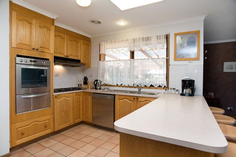 6 Bachli Close, MILL PARK VIC 3082, Mill Park - Thumbnail 8