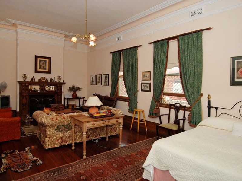 111 Hampton Road, SOUTH FREMANTLE WA 6162, South Fremantle - Thumbnail 2