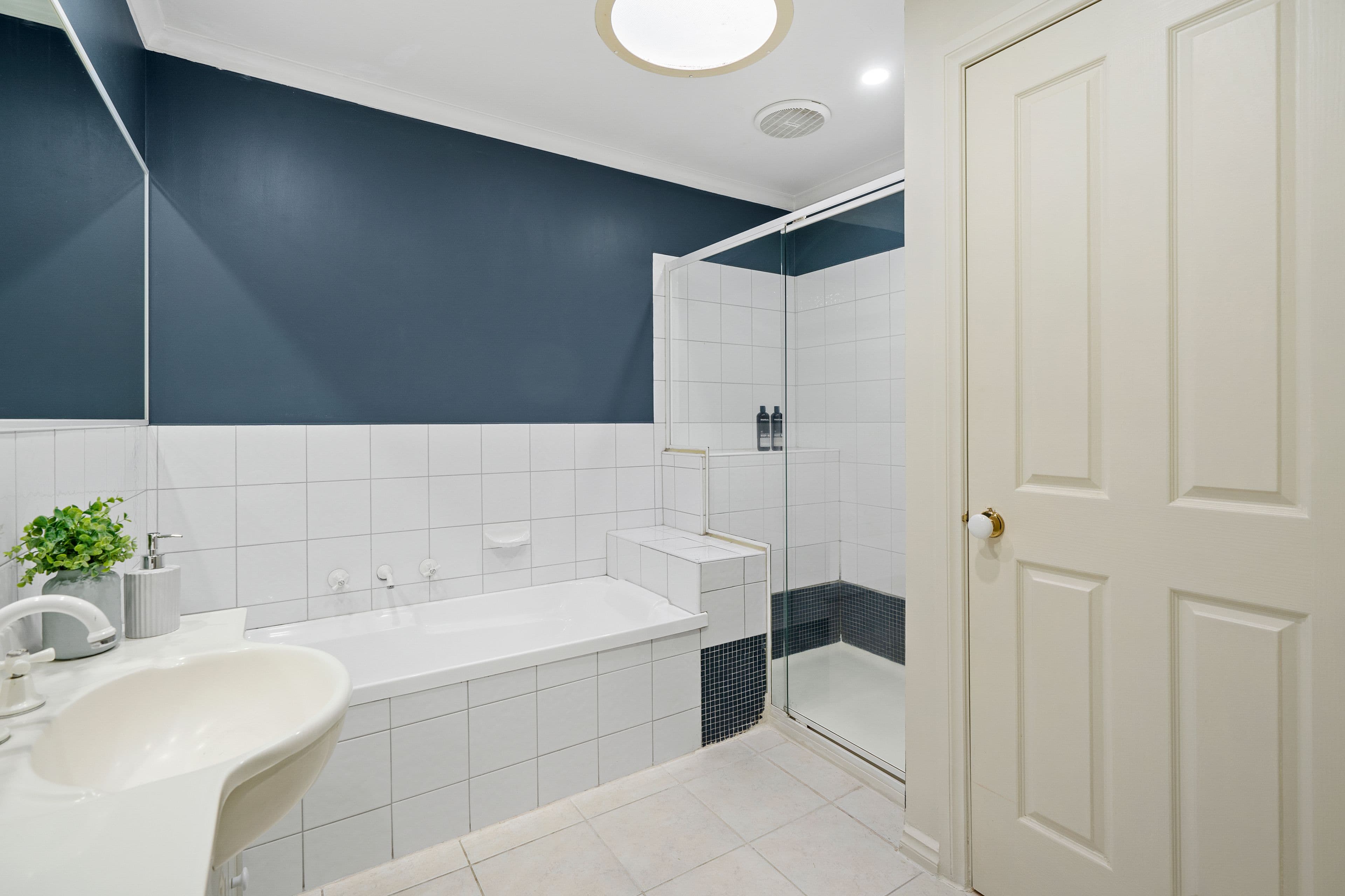 7 Hillcrest Avenue, Ferntree Gully VIC 3156, Ferntree Gully - Thumbnail 8