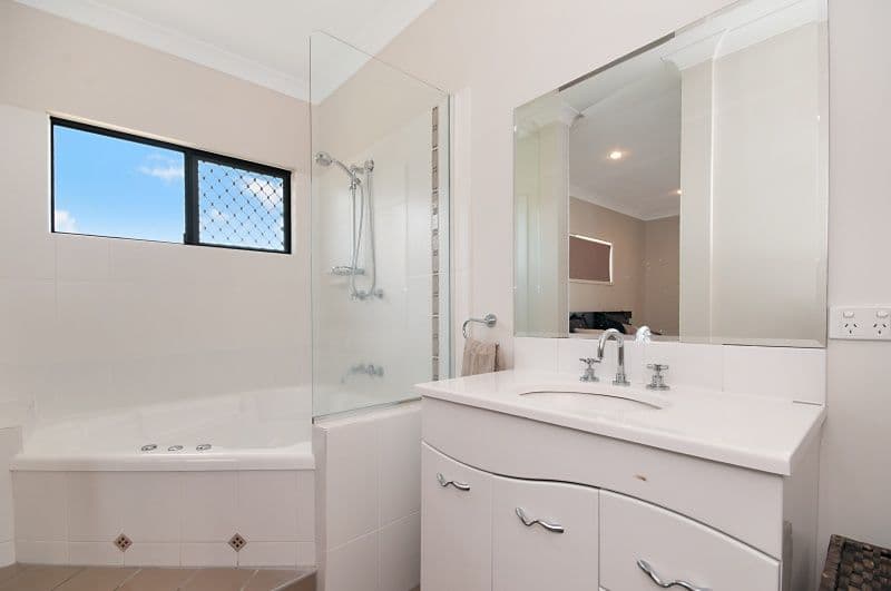8 Tokara Court, KELSO QLD 4815, Kelso - Thumbnail 6