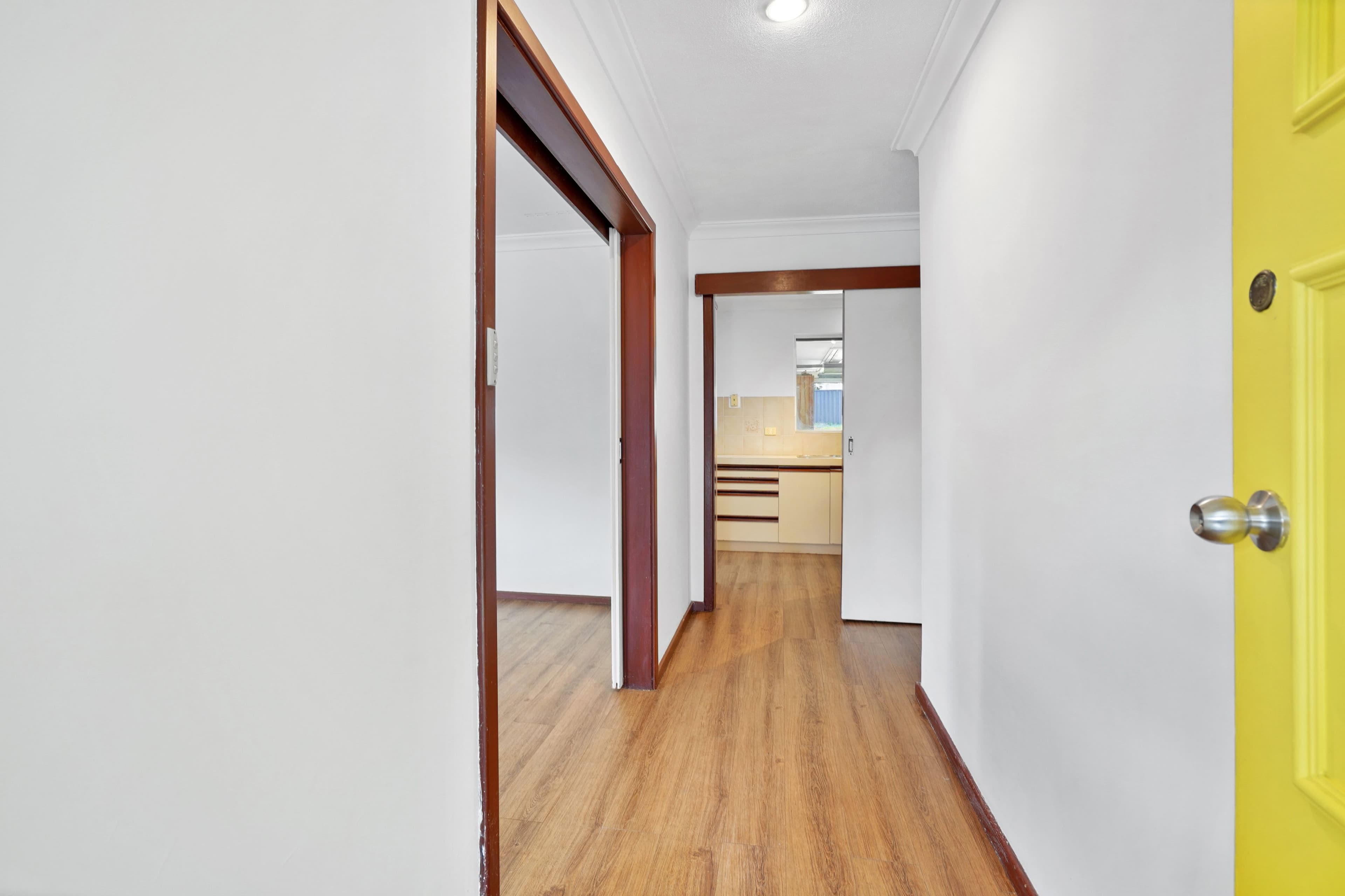 6 Reeves Court, Kelmscott WA 6111, Kelmscott - Thumbnail 4
