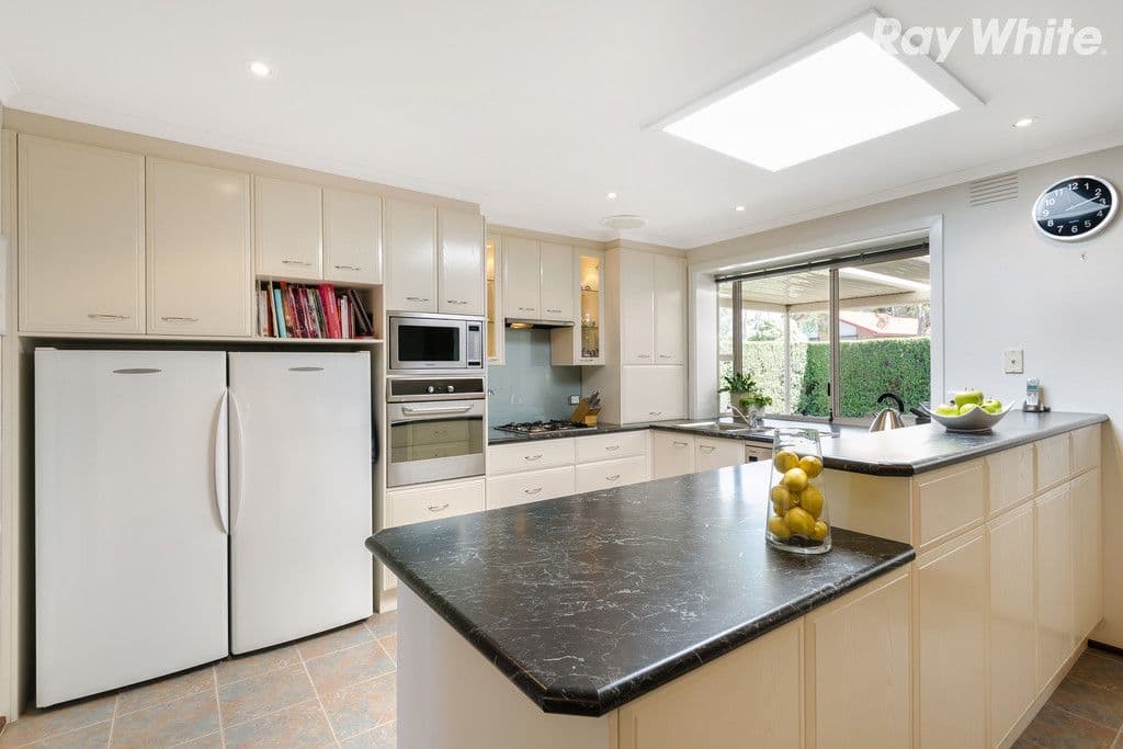 132 Berrabri Drive, Scoresby VIC 3179, Scoresby - Thumbnail 2