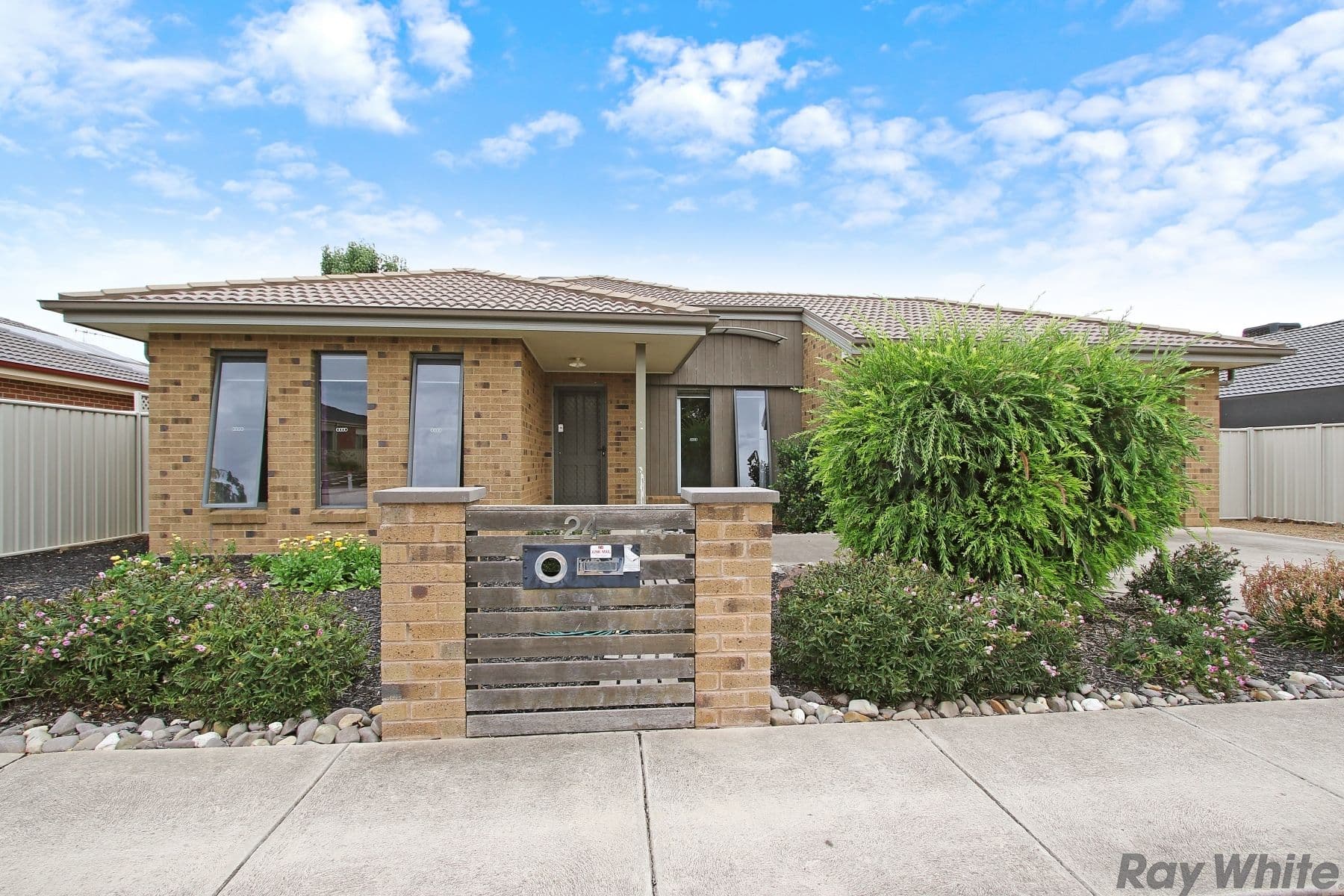 24 McNulty Drive, Benalla VIC 3672, Benalla - Thumbnail 2