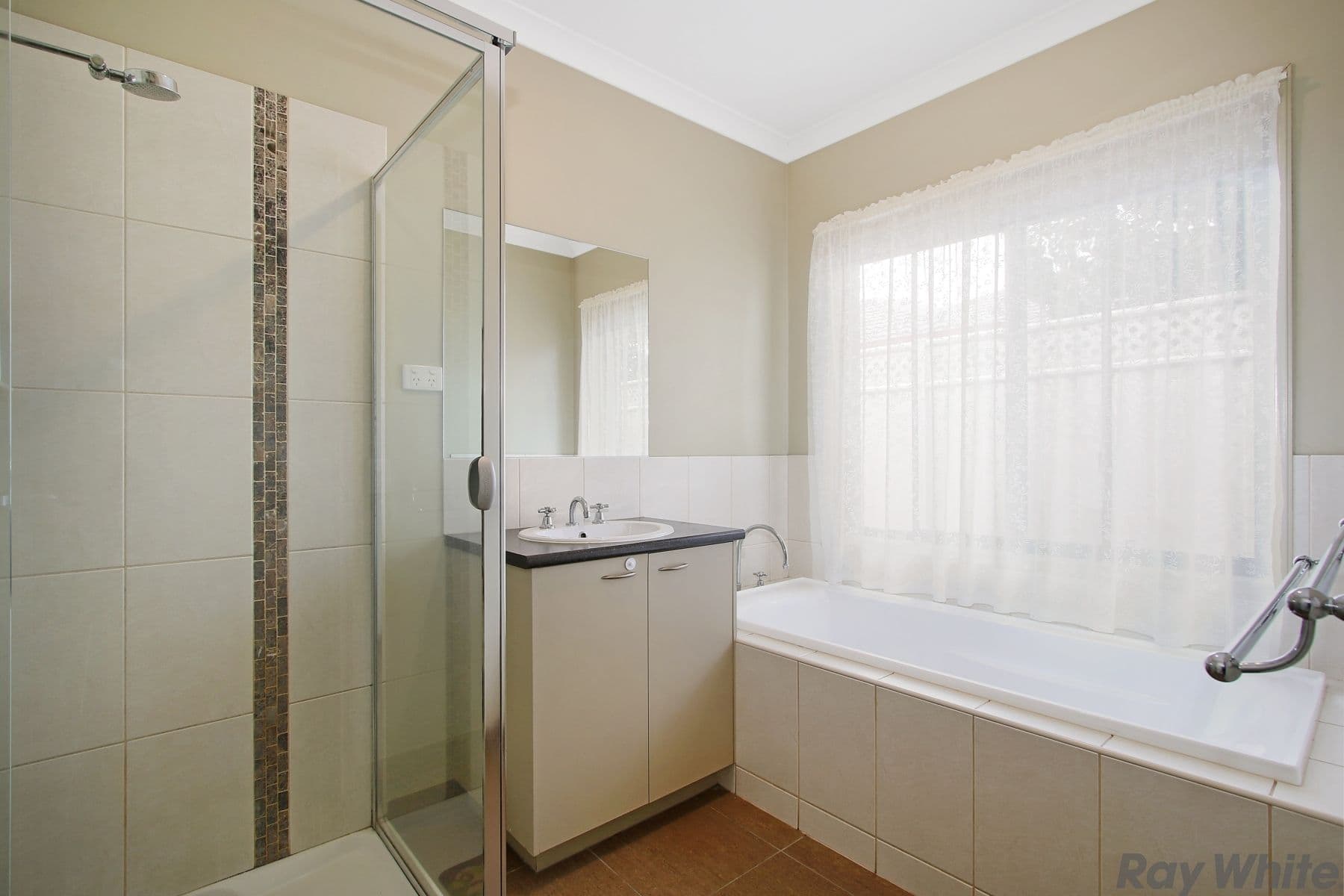 24 McNulty Drive, Benalla VIC 3672, Benalla - Thumbnail 4