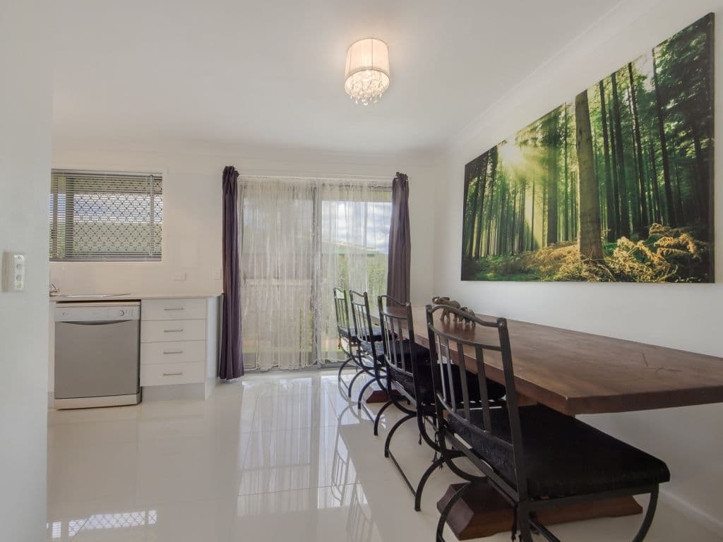 28 Wallace Street, SOUTHPORT QLD 4215, Southport - Thumbnail 4
