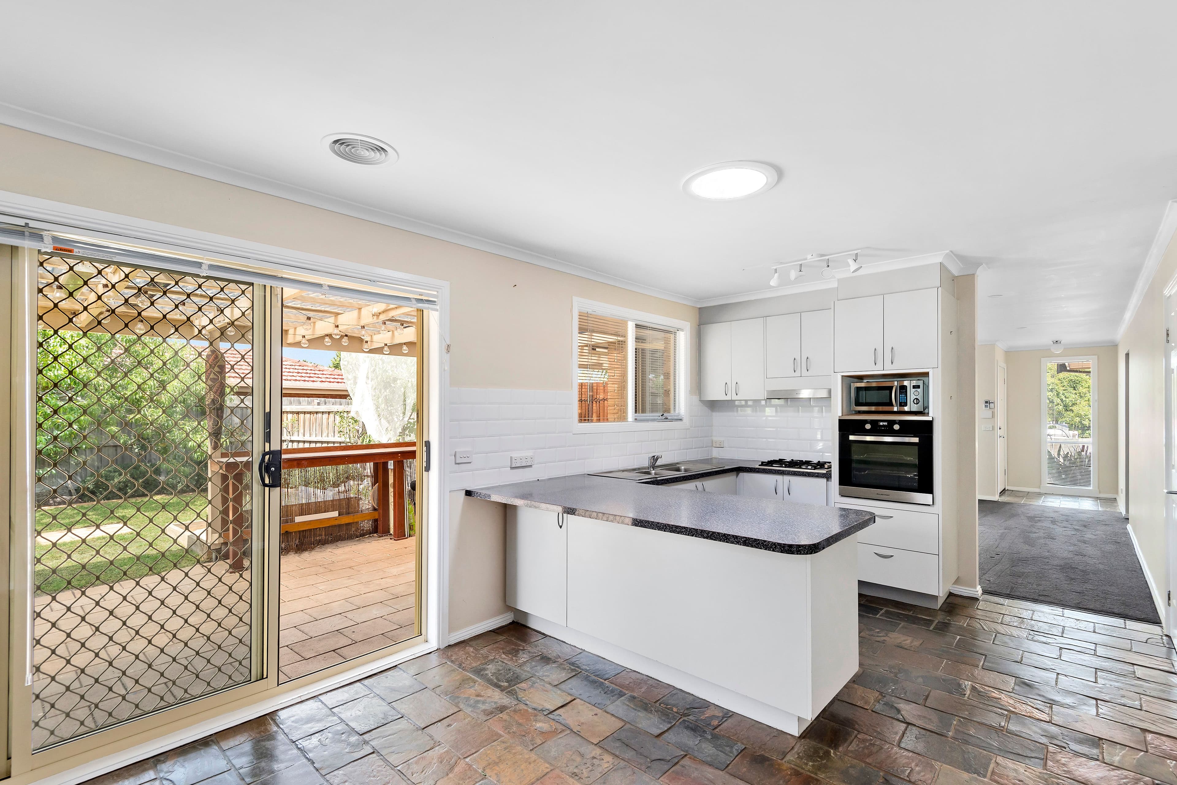 17 Herrington Avenue, Carrum Downs VIC 3201, Carrum Downs - Thumbnail 3