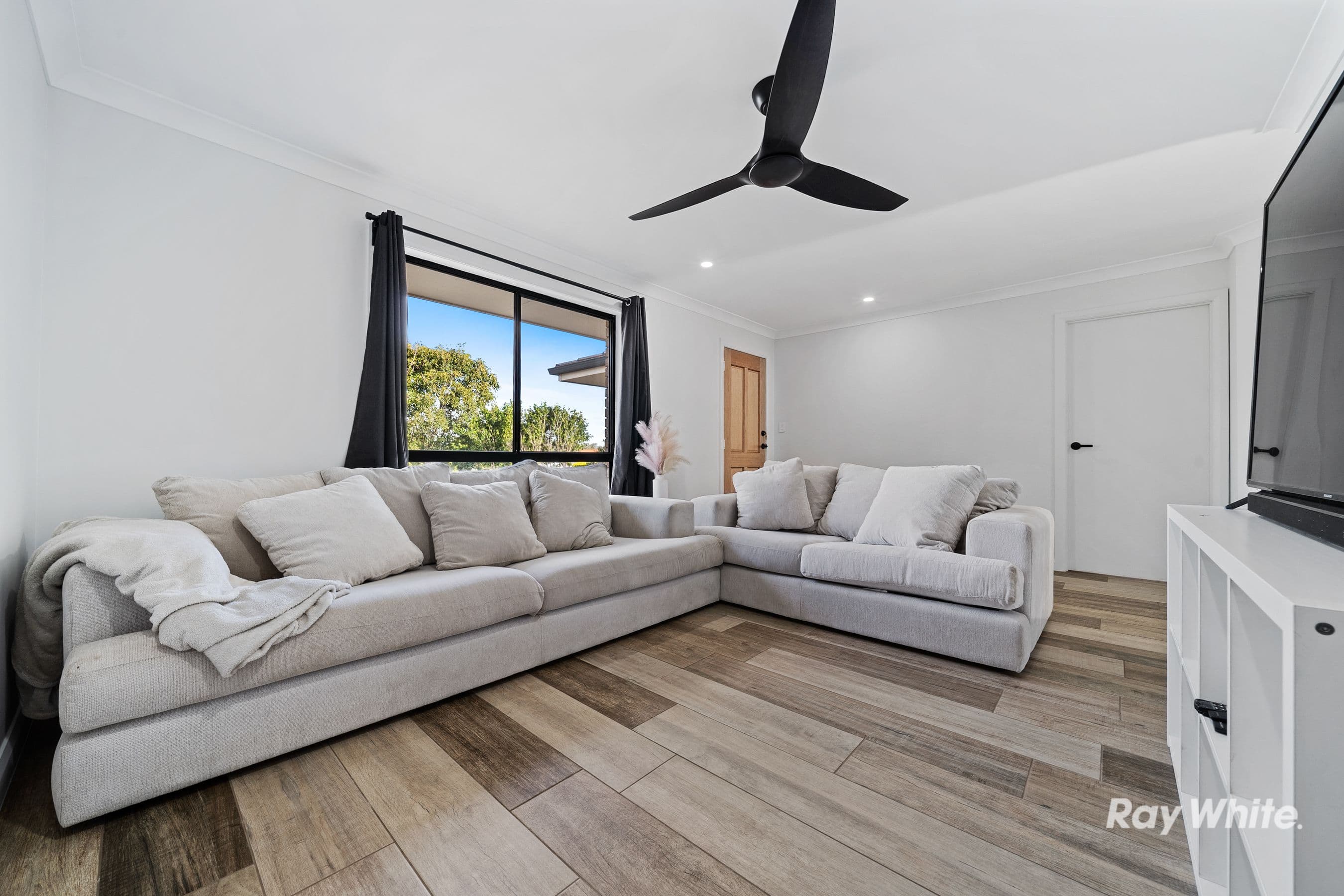 2 Durham Court, Heritage Park QLD 4118, Heritage Park - Thumbnail 2