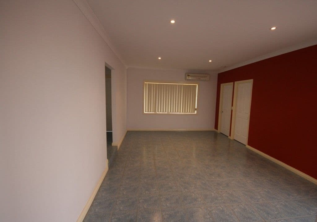 5 Ruth Street, ST ALBANS VIC 3021, St Albans - Thumbnail 3