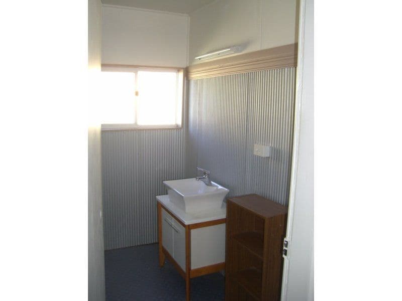 11 Napier Street, CONDOBOLIN NSW 2877, Condobolin - Thumbnail 3