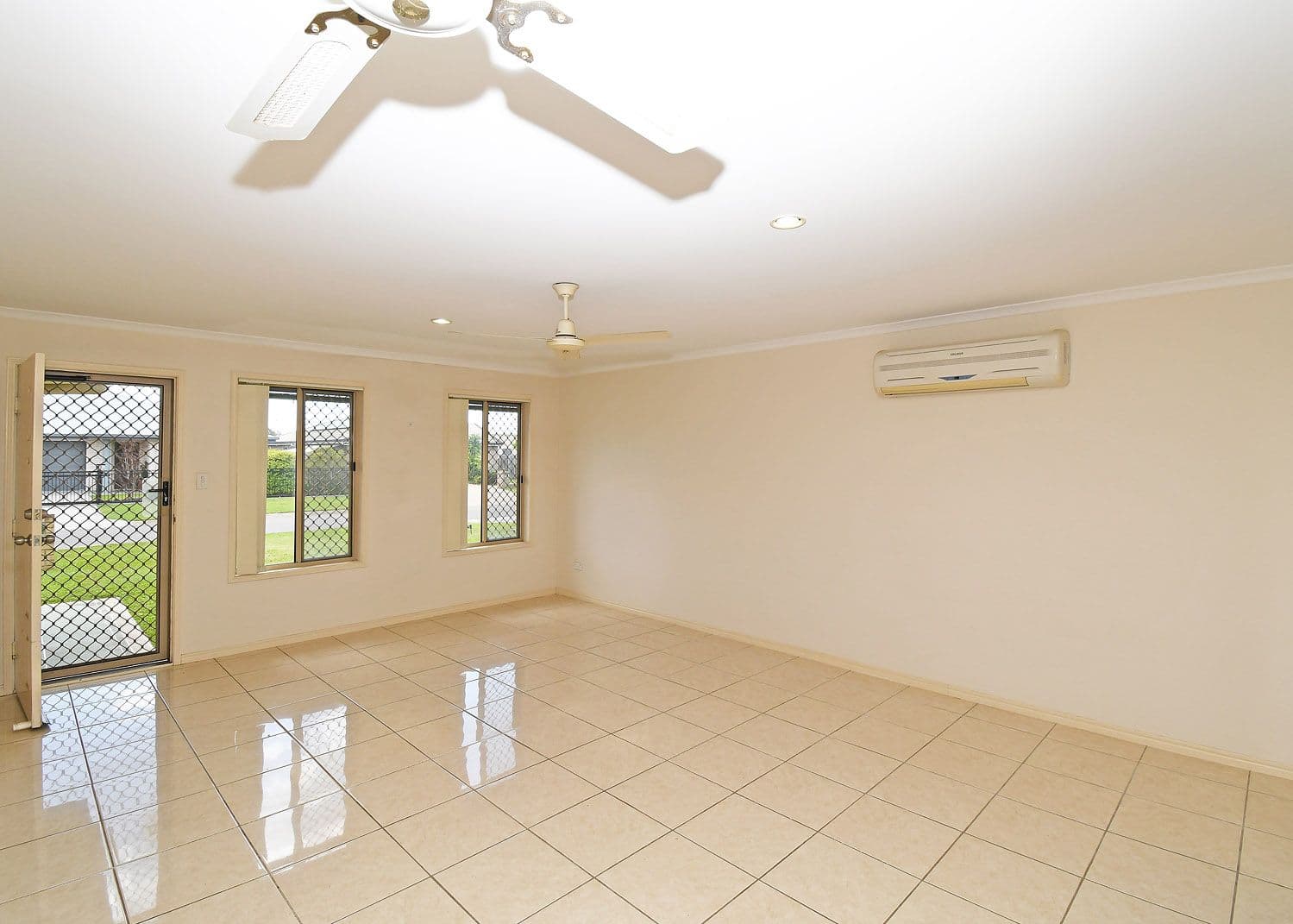 7 Dory Drive, Point Vernon QLD 4655, Point Vernon - Thumbnail 3