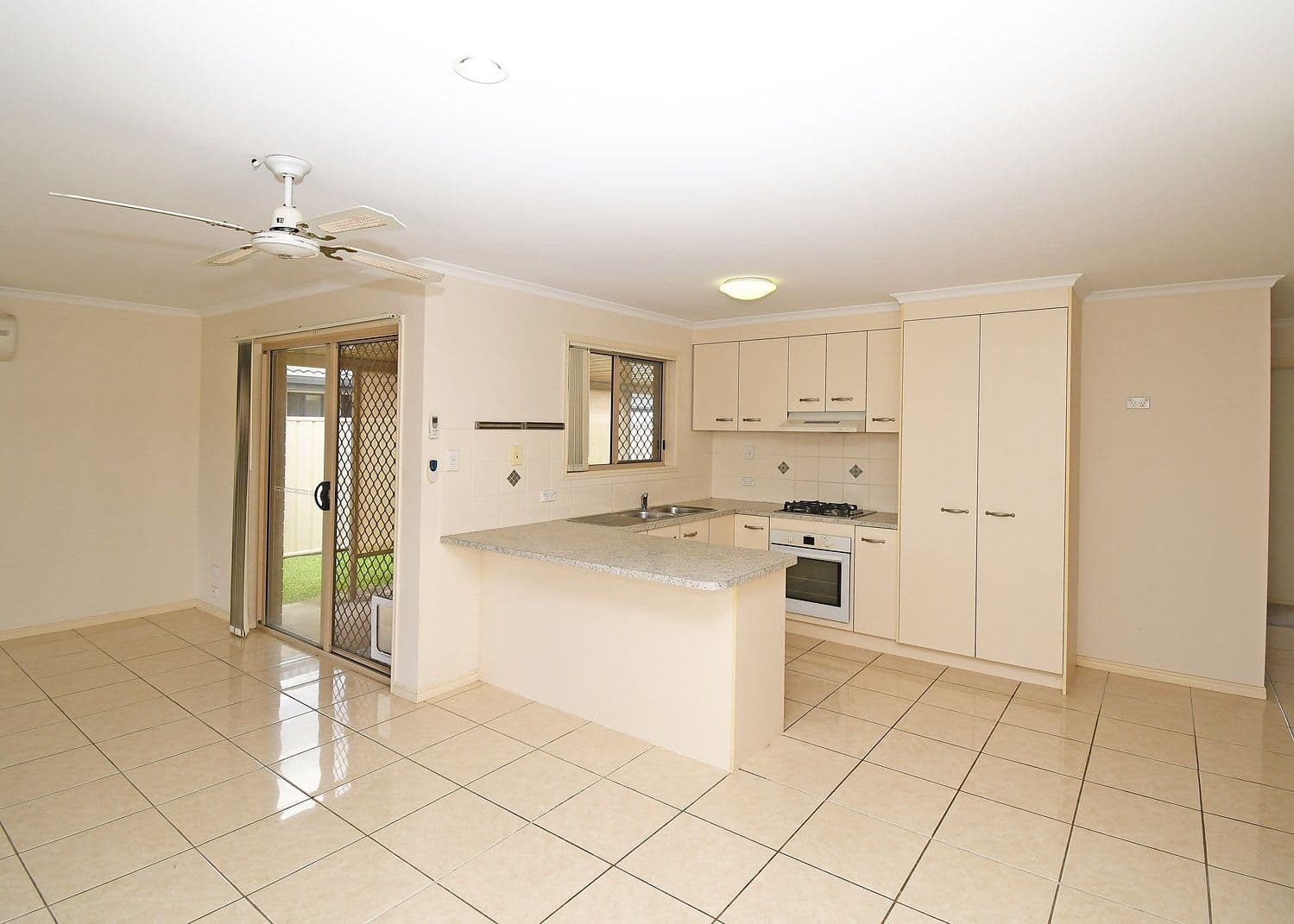 7 Dory Drive, Point Vernon QLD 4655, Point Vernon - Thumbnail 4