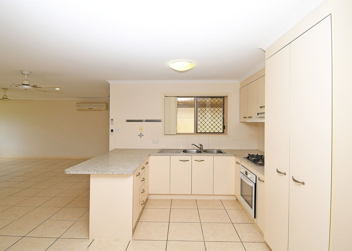 7 Dory Drive, Point Vernon QLD 4655, Point Vernon - Thumbnail 5