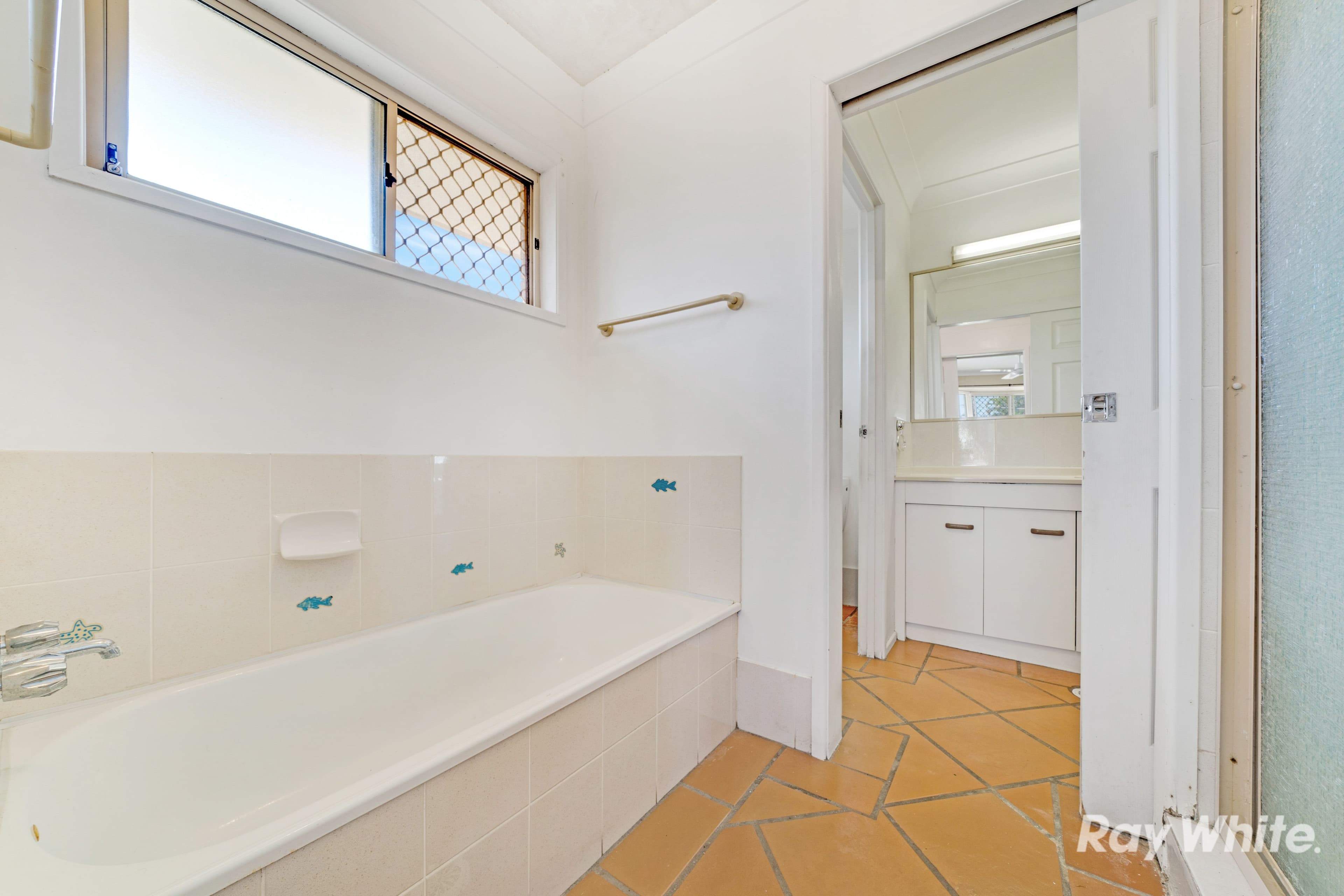6 Melba Court, Crestmead QLD 4132, Crestmead - Thumbnail 3