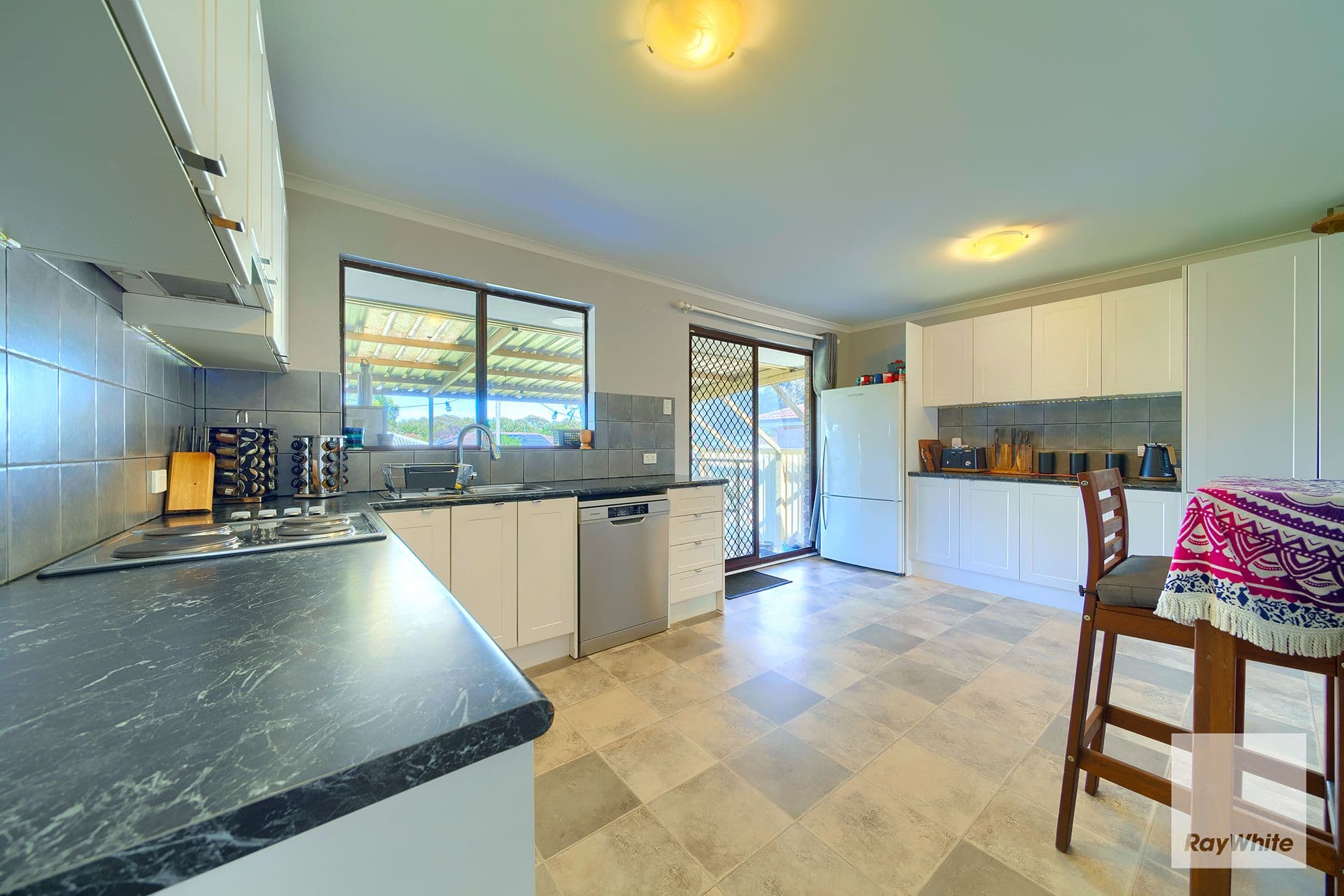 8 Sierra Crescent, Orana WA 6330, Orana - Thumbnail 2