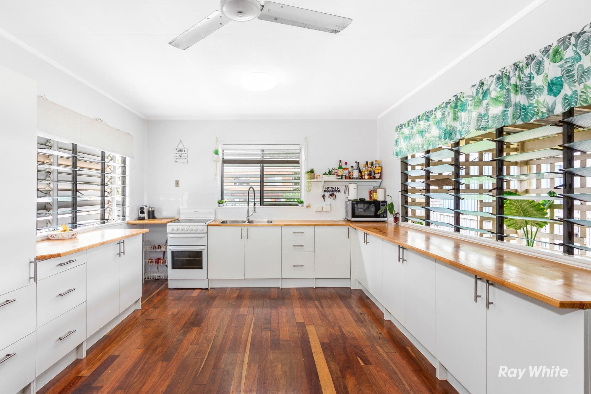 33 Davidson Street, Cooee Bay QLD 4703, Cooee Bay - Thumbnail 2