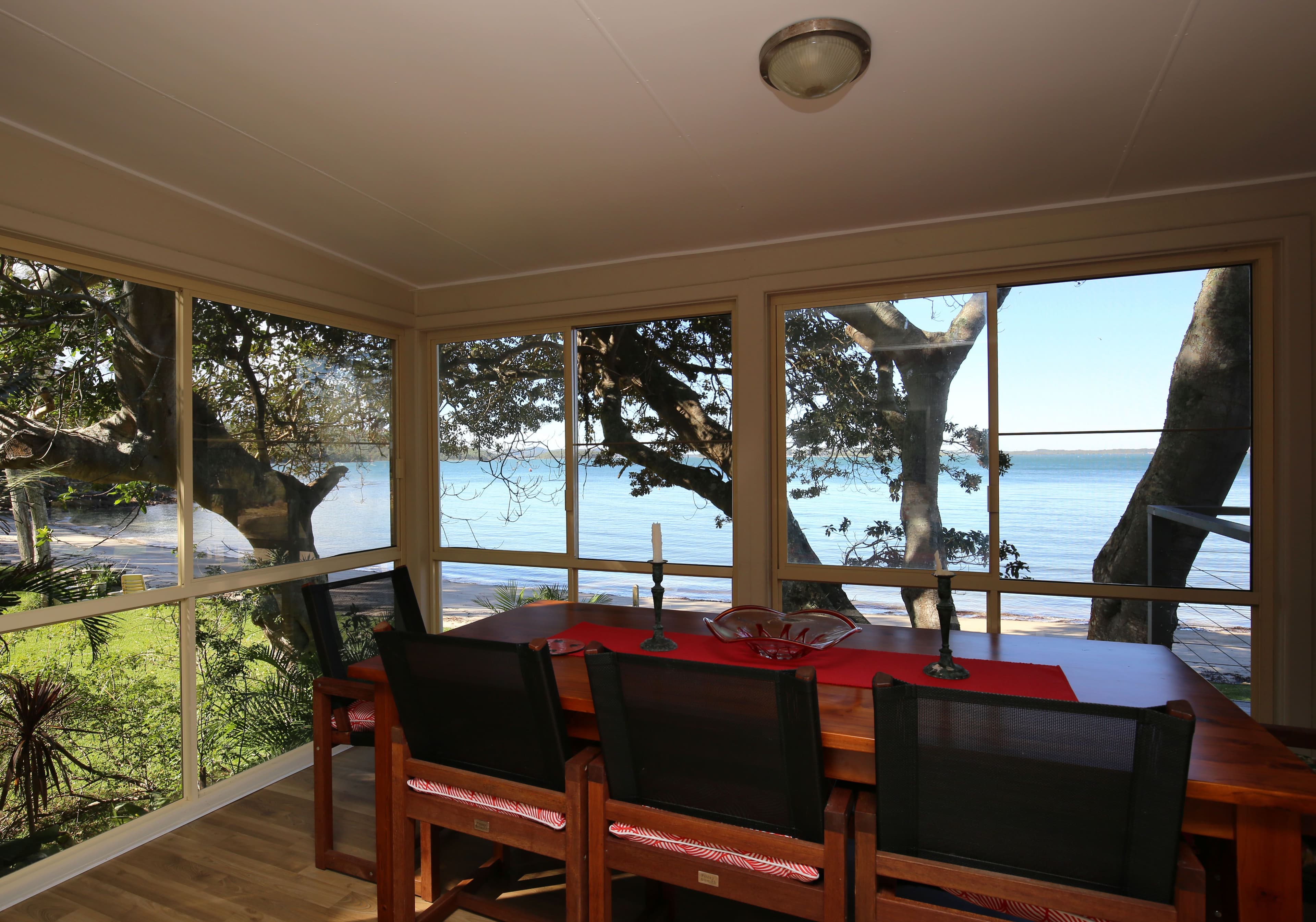 184 Cove Boulevard, North Arm Cove - Thumbnail 3