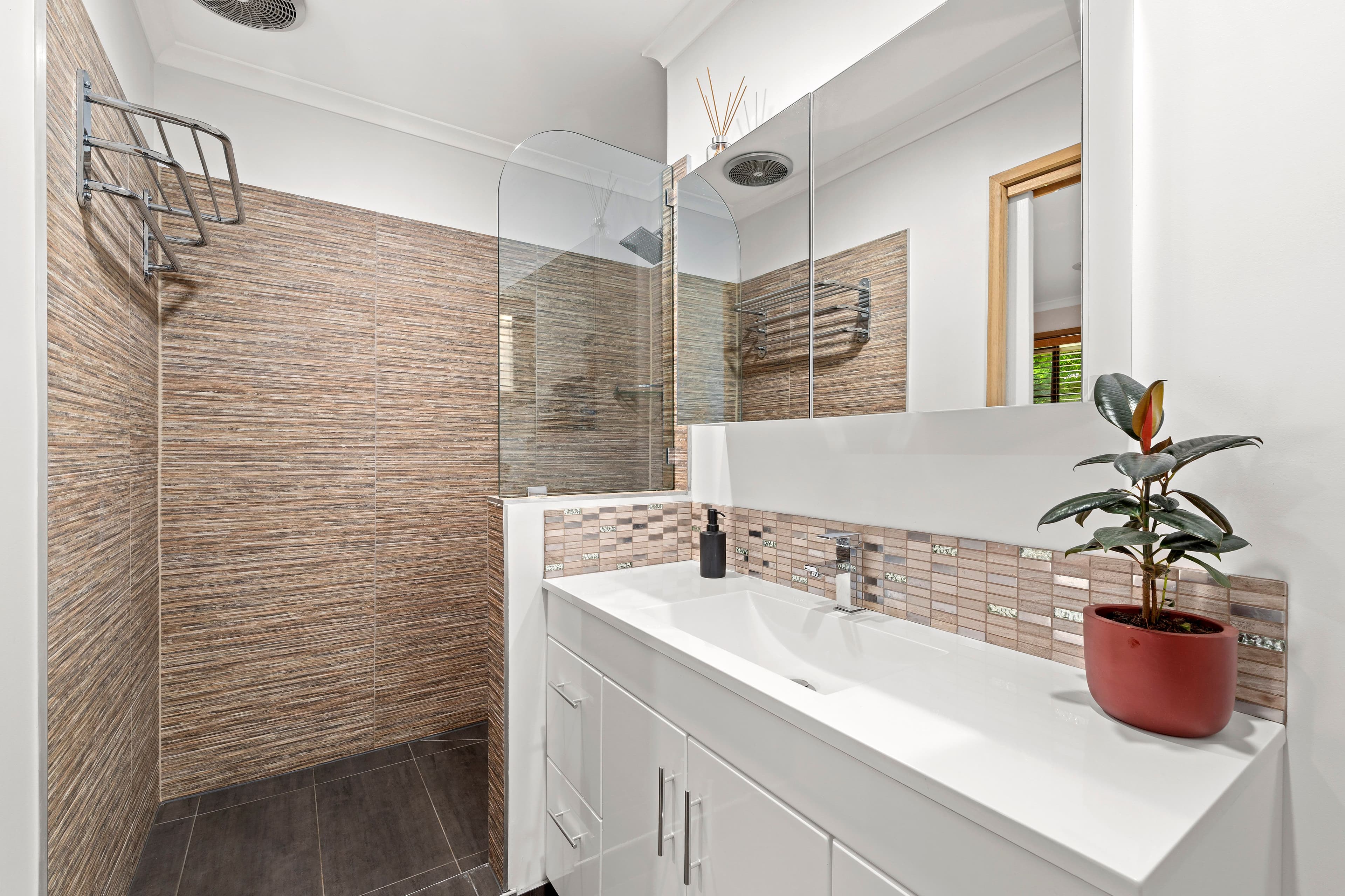 1 Clayton Court, Mill Park VIC 3082, Mill Park - Thumbnail 5
