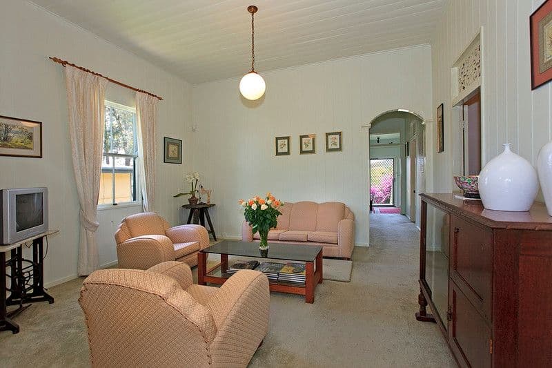 35 Woolley Street, TARINGA QLD 4068, Taringa - Thumbnail 2