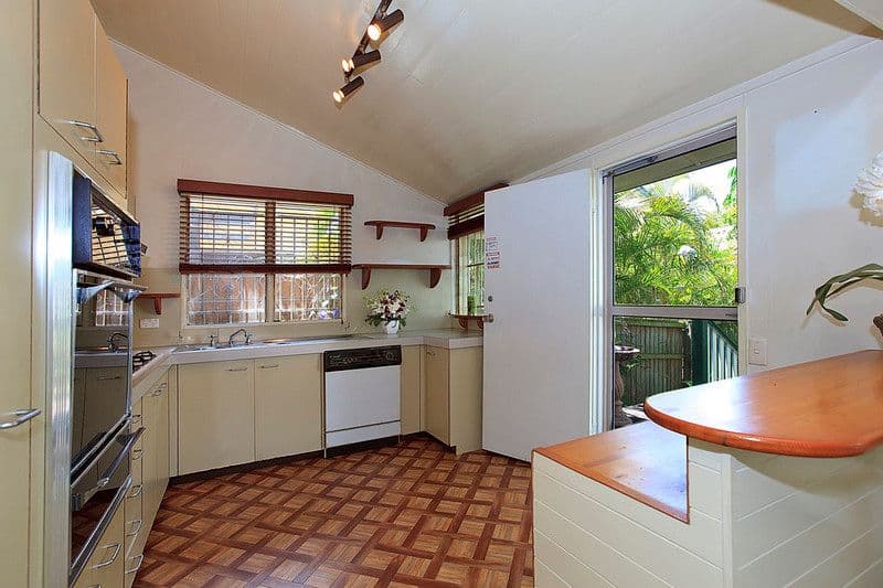 35 Woolley Street, TARINGA QLD 4068, Taringa - Thumbnail 5
