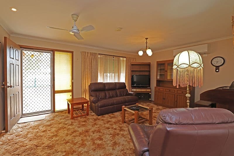21 Martin Avenue, Ouyen VIC 3490, Ouyen - Thumbnail 4