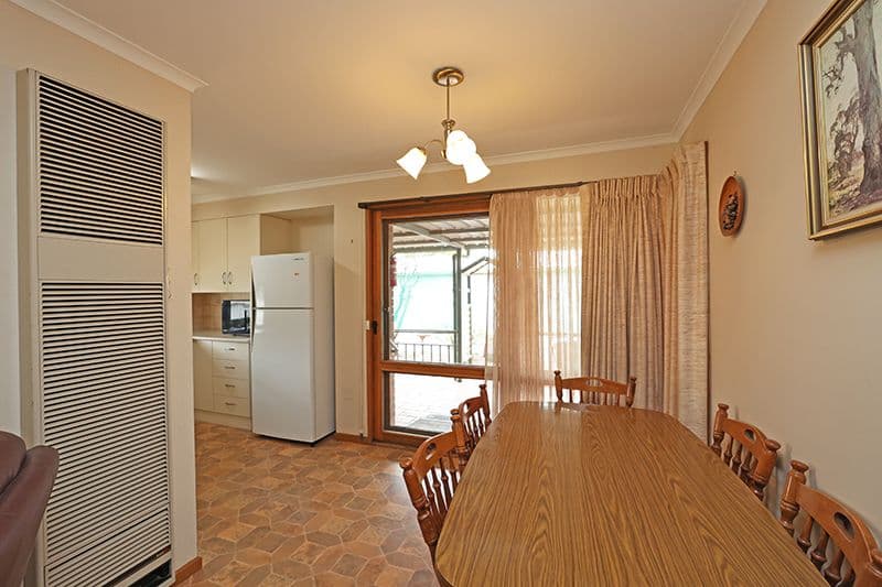 21 Martin Avenue, Ouyen VIC 3490, Ouyen - Thumbnail 7