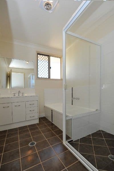9 Krefter Crescent, HIGHFIELDS QLD 4352, Highfields - Thumbnail 5