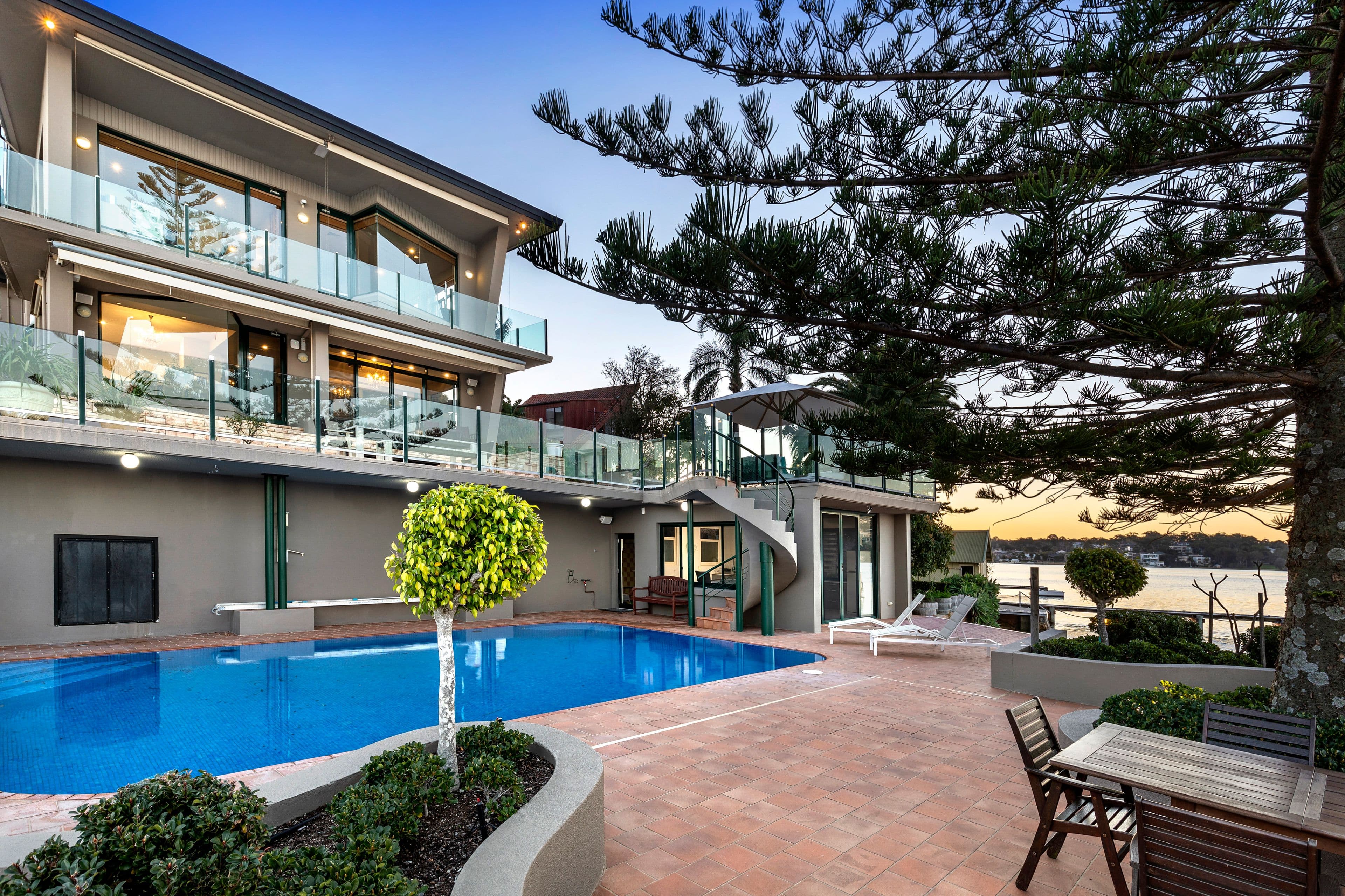 5 Boorroo Street, Kangaroo Point - Thumbnail 3