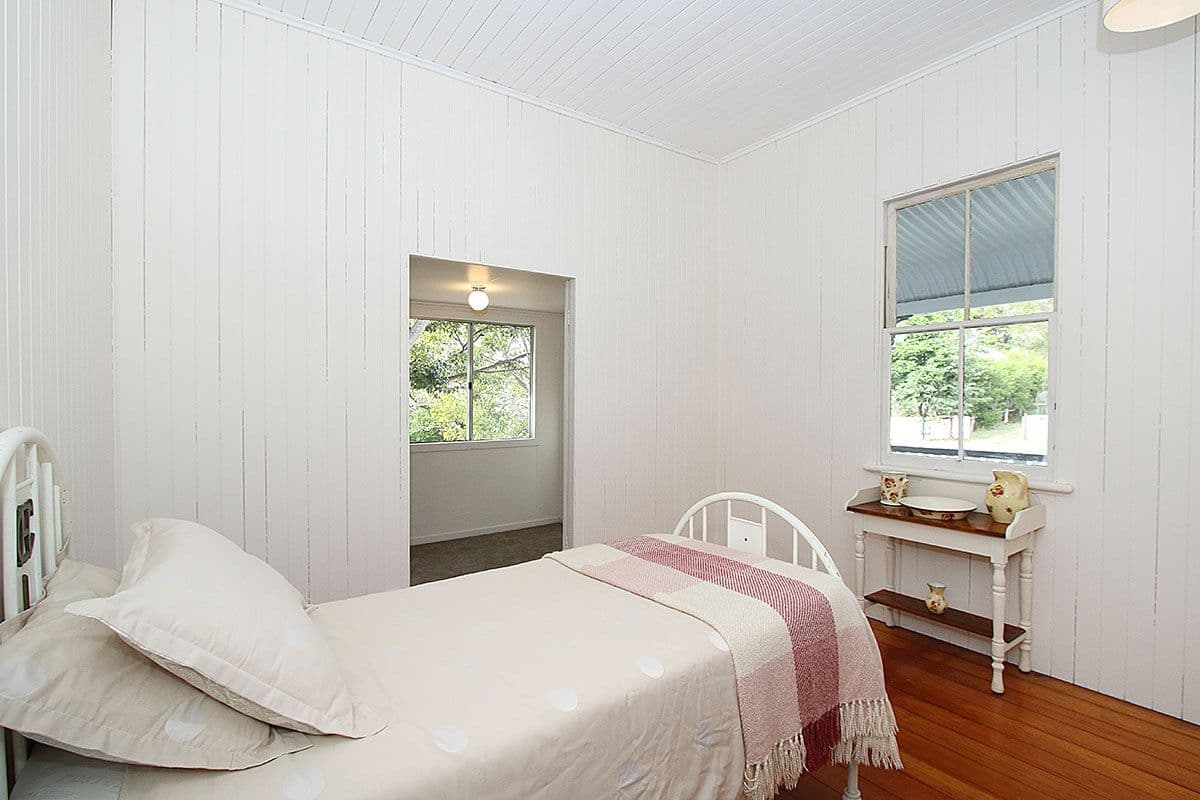 12 Blackstone Road, Newtown QLD 4305, Newtown - Thumbnail 2
