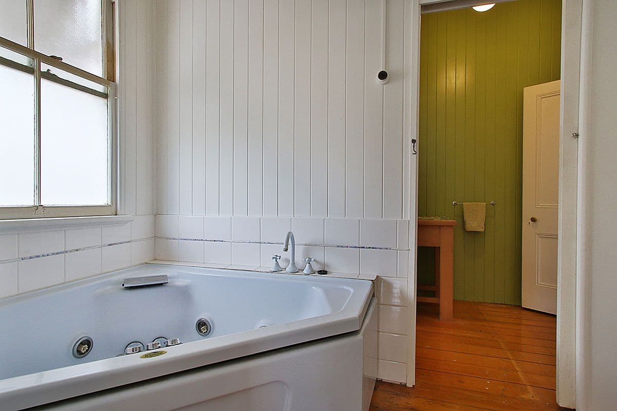 12 Blackstone Road, Newtown QLD 4305, Newtown - Thumbnail 7