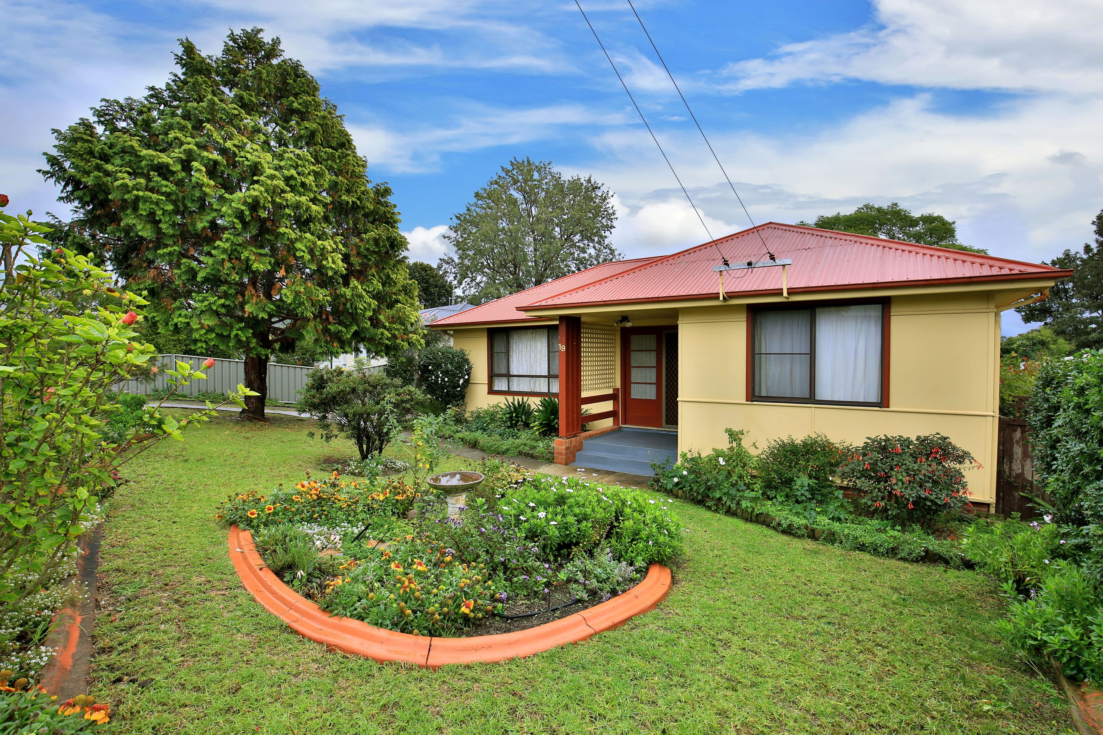 19 Young Avenue, Nowra - Image 1
