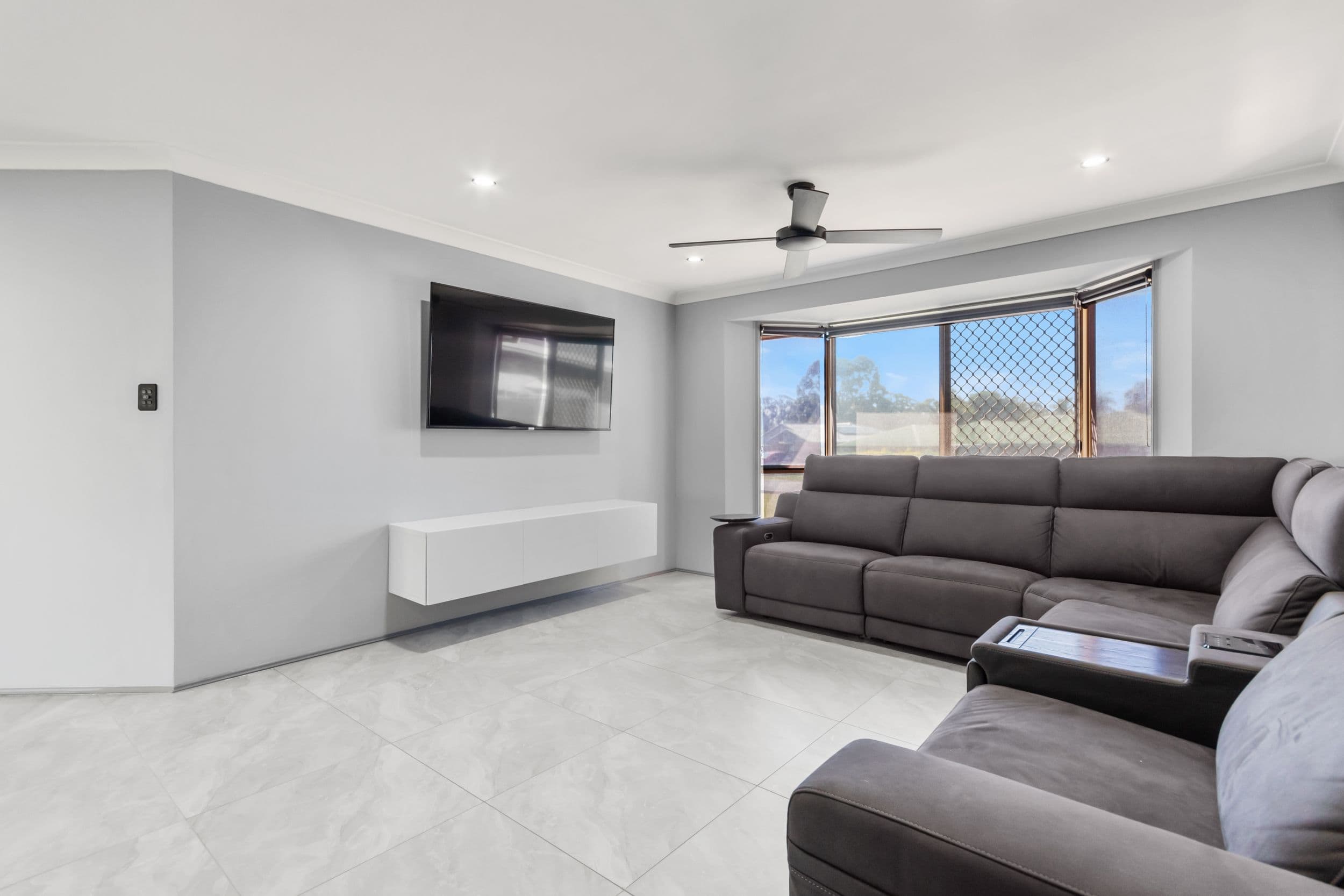 11 Hillmont Crescent, Morayfield QLD 4506, Morayfield - Thumbnail 4