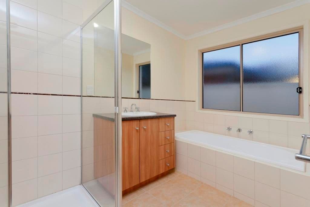 35 Arlington Way, Point Cook VIC 3030, Point Cook - Thumbnail 8
