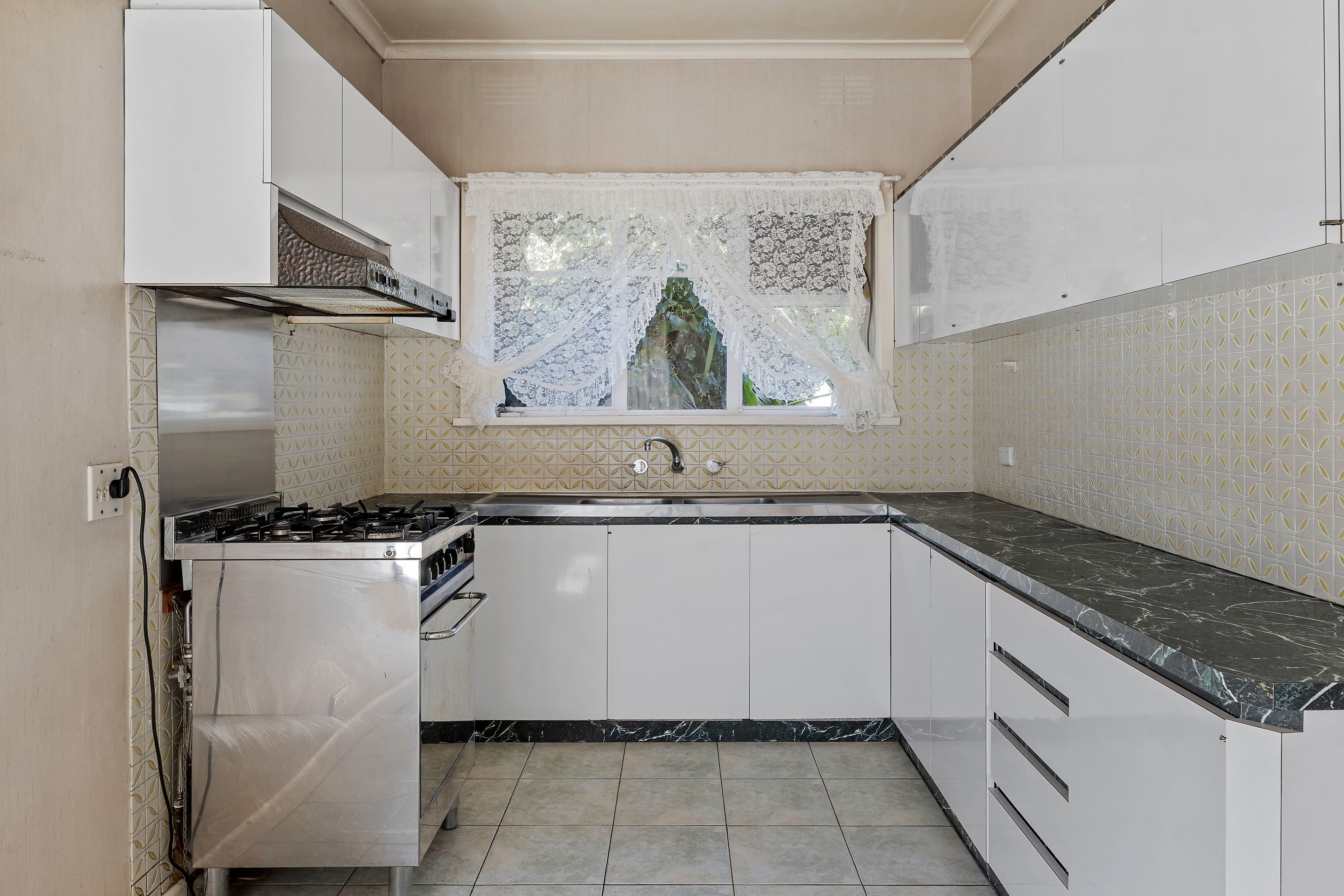 12 Larch Street, Thomastown VIC 3074, Thomastown - Thumbnail 3