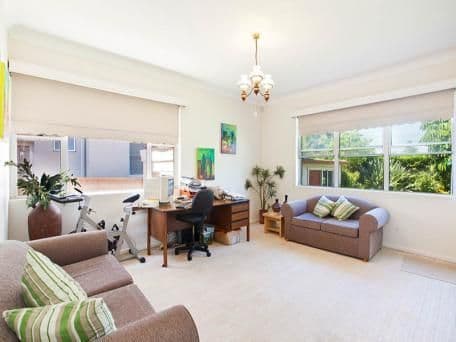 4 Jones Avenue, MONTEREY NSW 2217, Monterey - Thumbnail 2