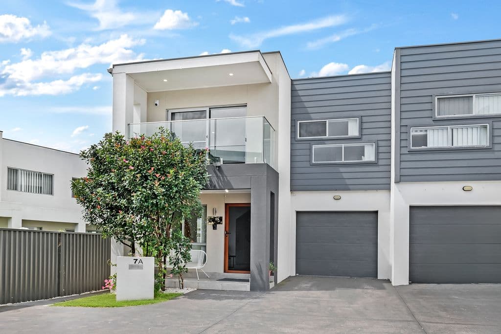 7A Holstein Close, Quakers Hill - Image 1