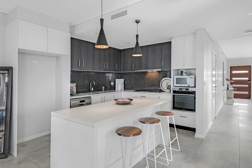 7A Holstein Close, Quakers Hill - Thumbnail 2