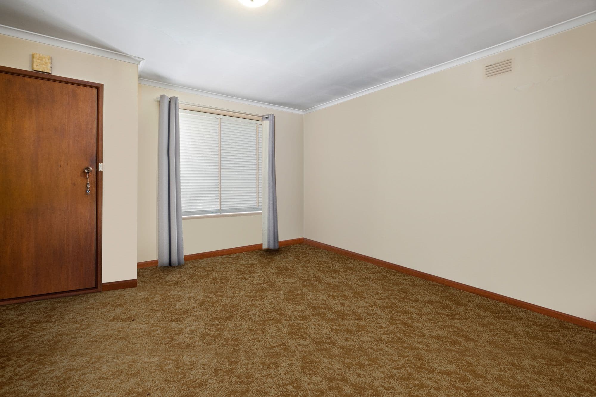 13 Hogan Grove, Werribee VIC 3030, Werribee - Thumbnail 3