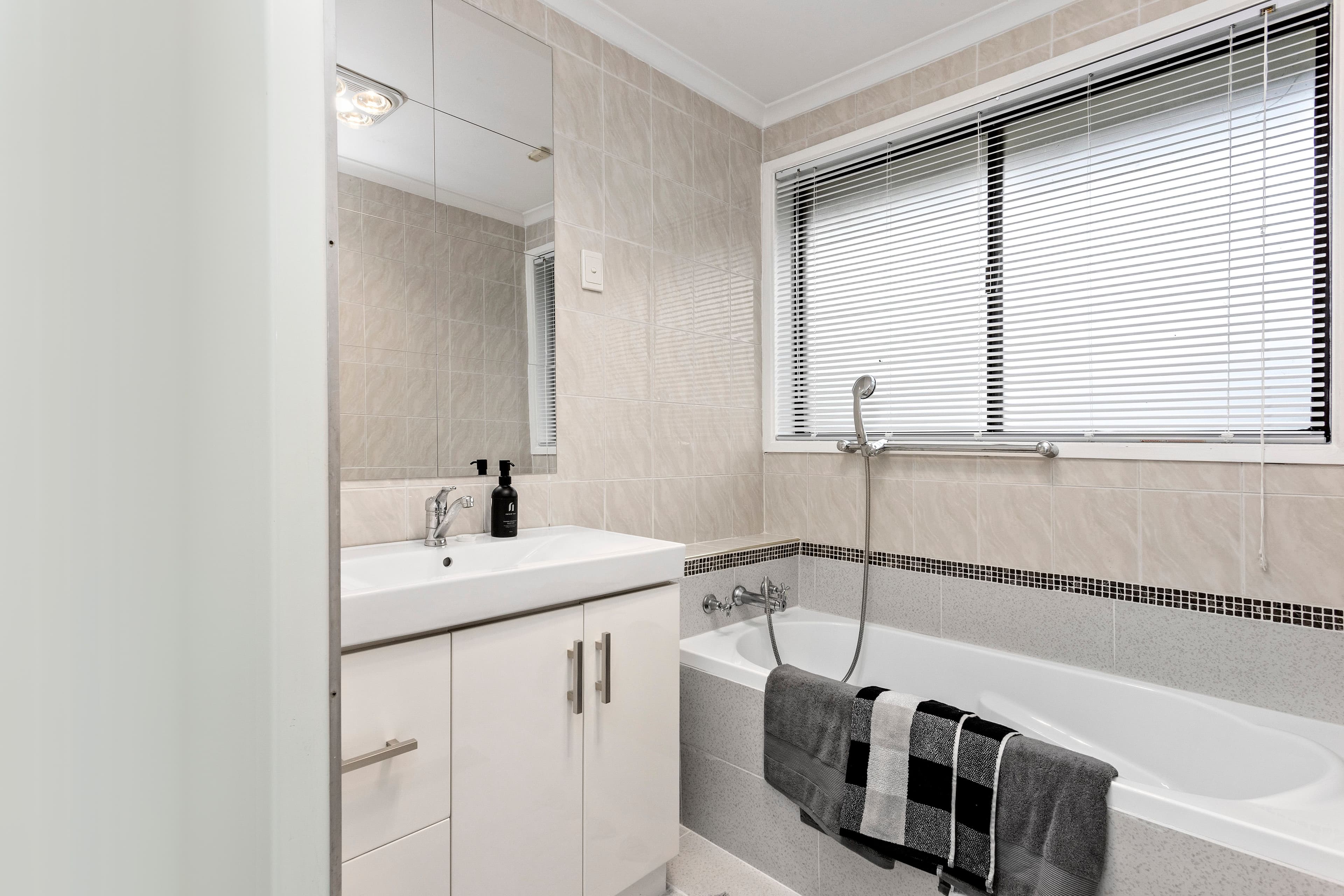 7 Outlook Court, Chadstone VIC 3148, Chadstone - Thumbnail 7