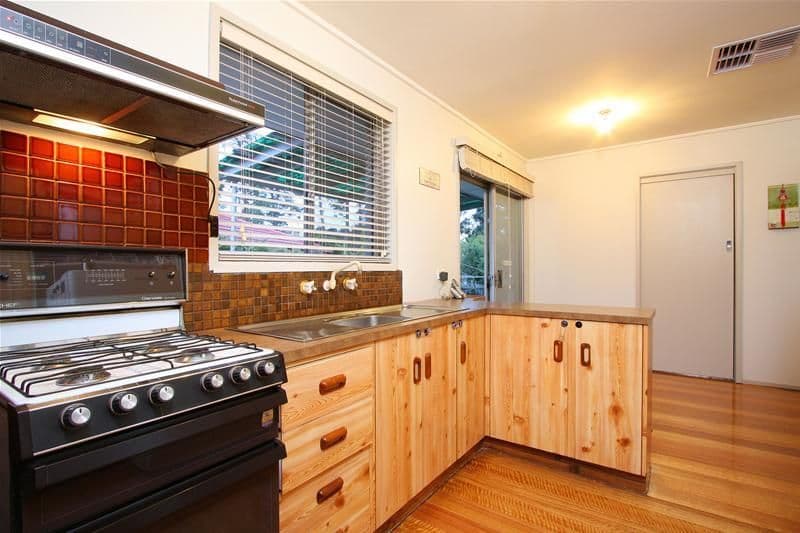 4 Moreton Crescent, BUNDOORA VIC 3083, Bundoora - Thumbnail 3