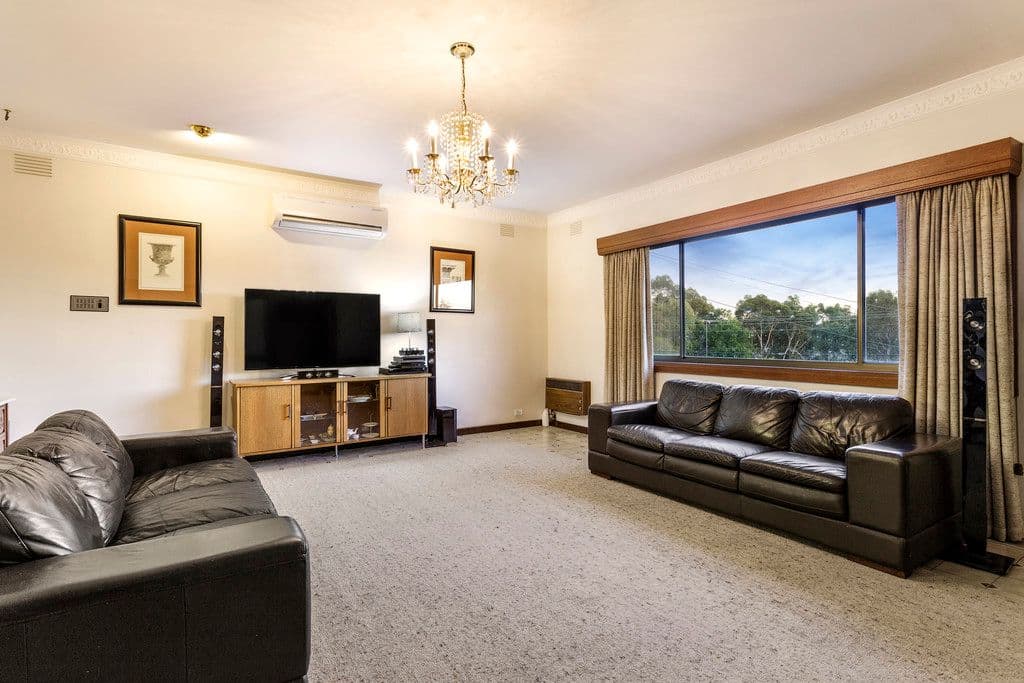13 Cabena Crescent, Chadstone VIC 3148, Chadstone - Thumbnail 2