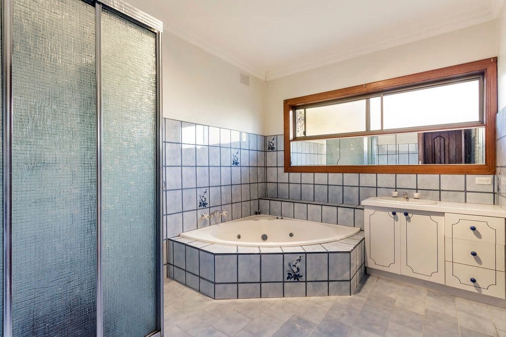 13 Cabena Crescent, Chadstone VIC 3148, Chadstone - Thumbnail 7