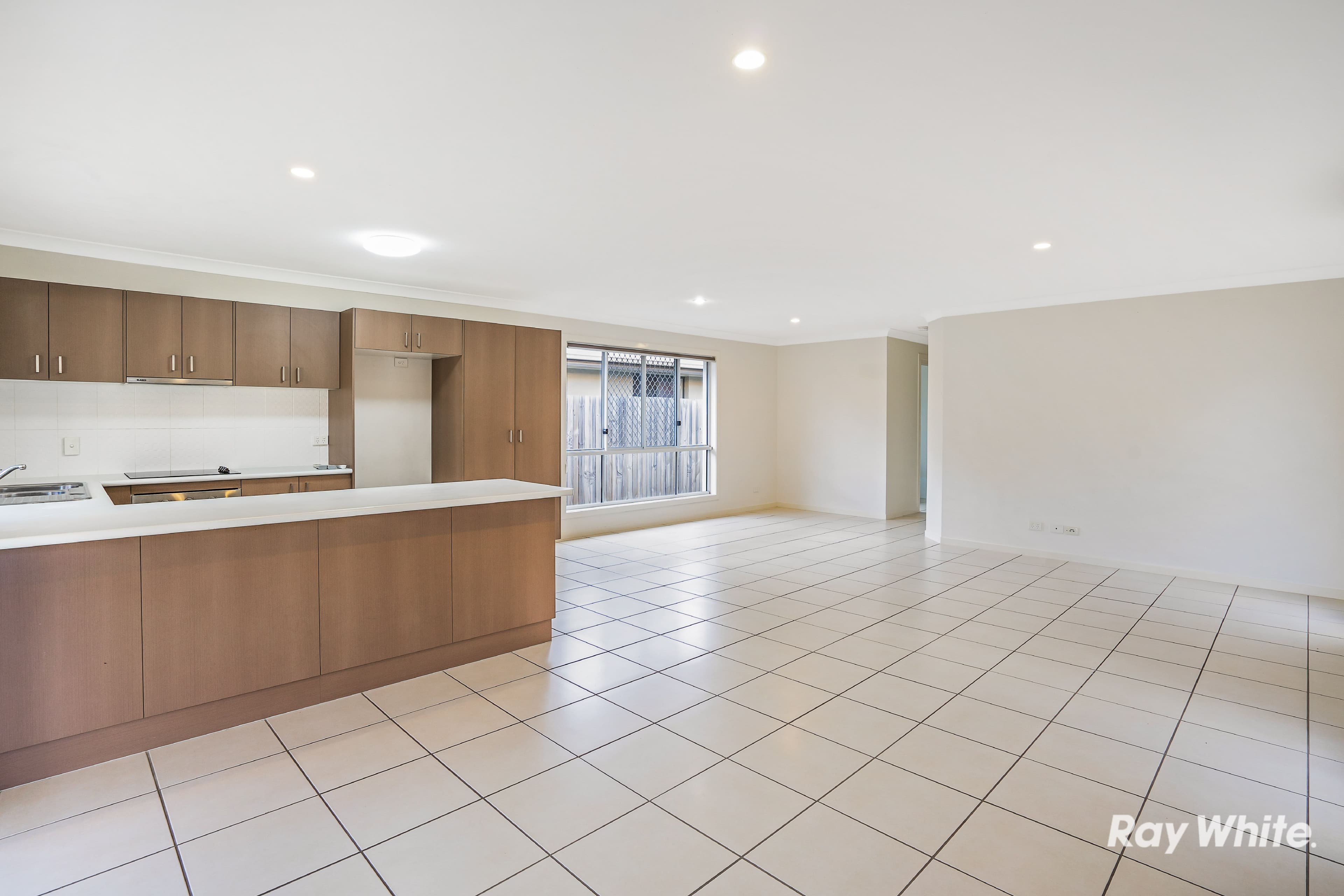 5 Kenilworth Crescent, Waterford QLD 4133, Waterford - Thumbnail 5