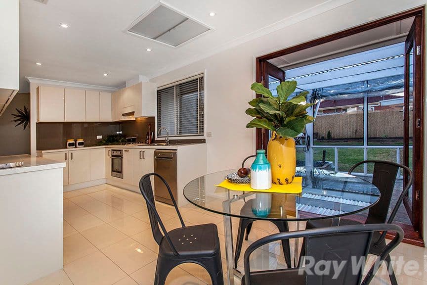 13 Cornwall Avenue, Keysborough VIC 3173, Keysborough - Thumbnail 5