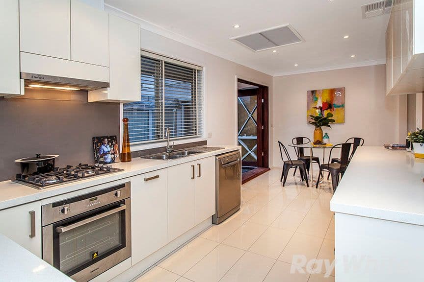 13 Cornwall Avenue, Keysborough VIC 3173, Keysborough - Thumbnail 7