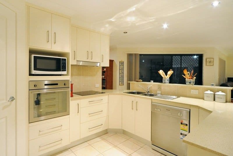 372 Paluma Road, CANNONVALE QLD 4802, Cannonvale - Thumbnail 5