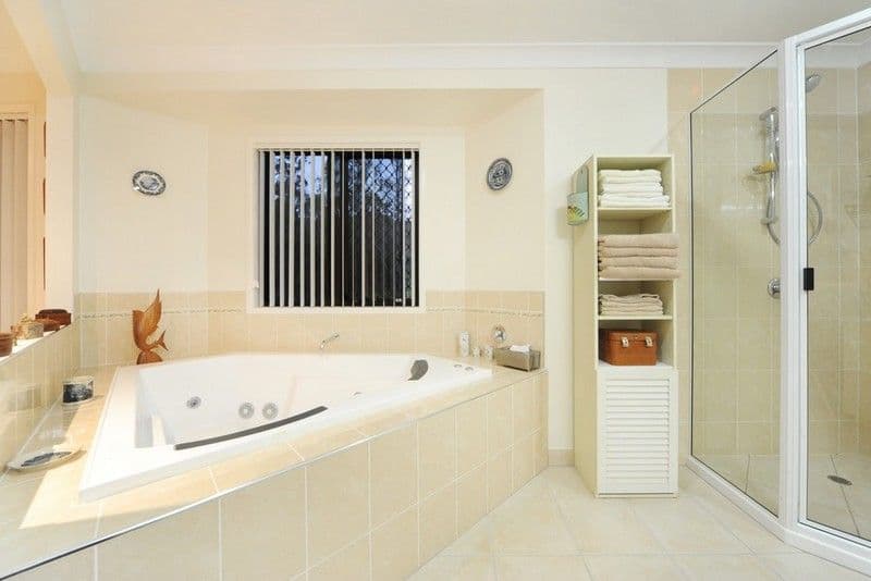 372 Paluma Road, CANNONVALE QLD 4802, Cannonvale - Thumbnail 8