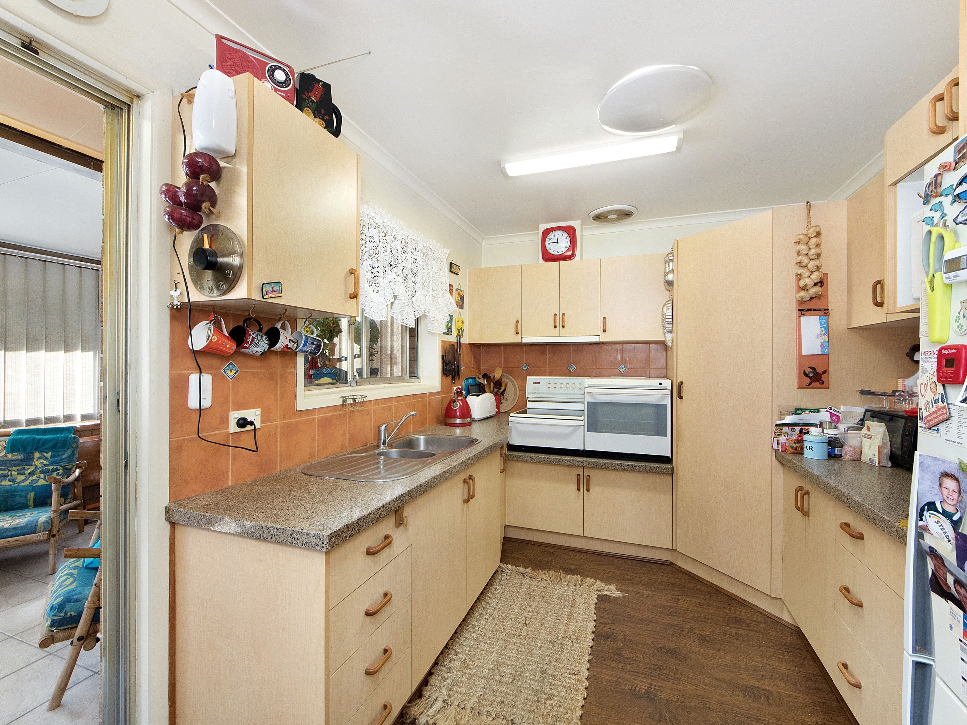 11 Enid Avenue, Southport QLD 4215, Southport - Thumbnail 5
