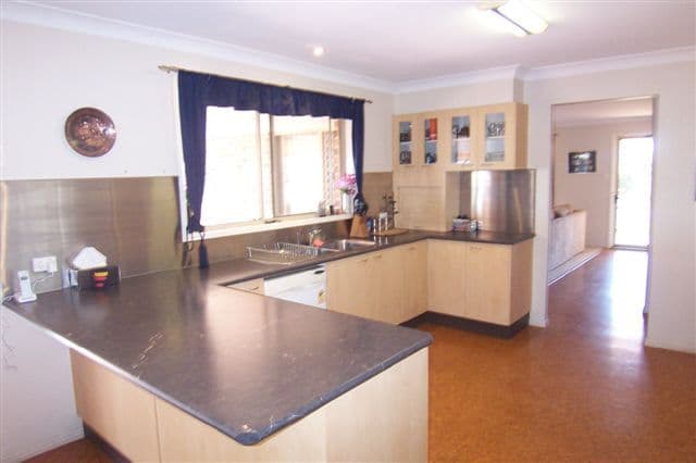 34 Crockers Road, WESTBROOK QLD 4350, Westbrook - Thumbnail 3